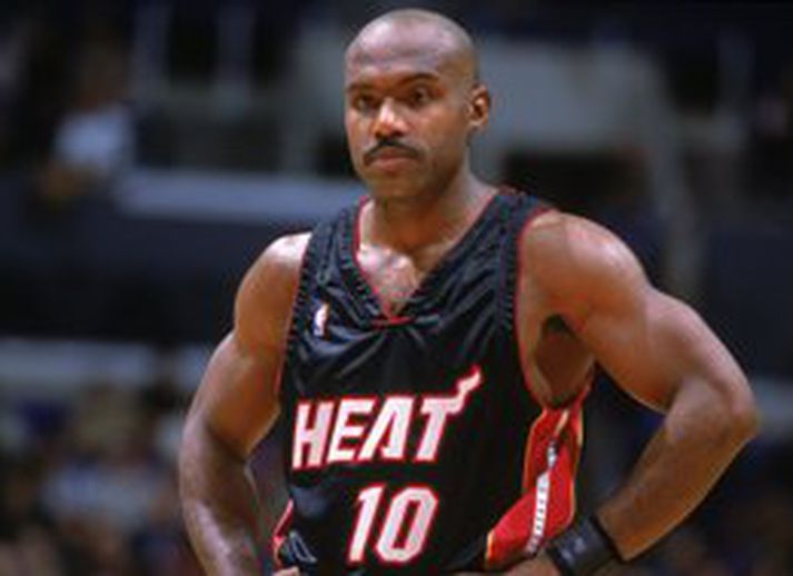 Tim Hardaway hefur ekki átt sjö dagana sæla eftir dólgsleg ummæli sín í útvarpsþætti í síðasta mánuði. Þar sagðist hann hata homma.