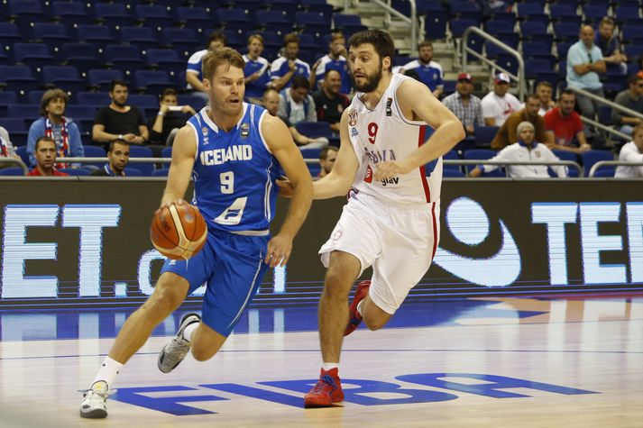 Jón Arnór í leik með íslenska landsliðinu á Eurobasket í haust.