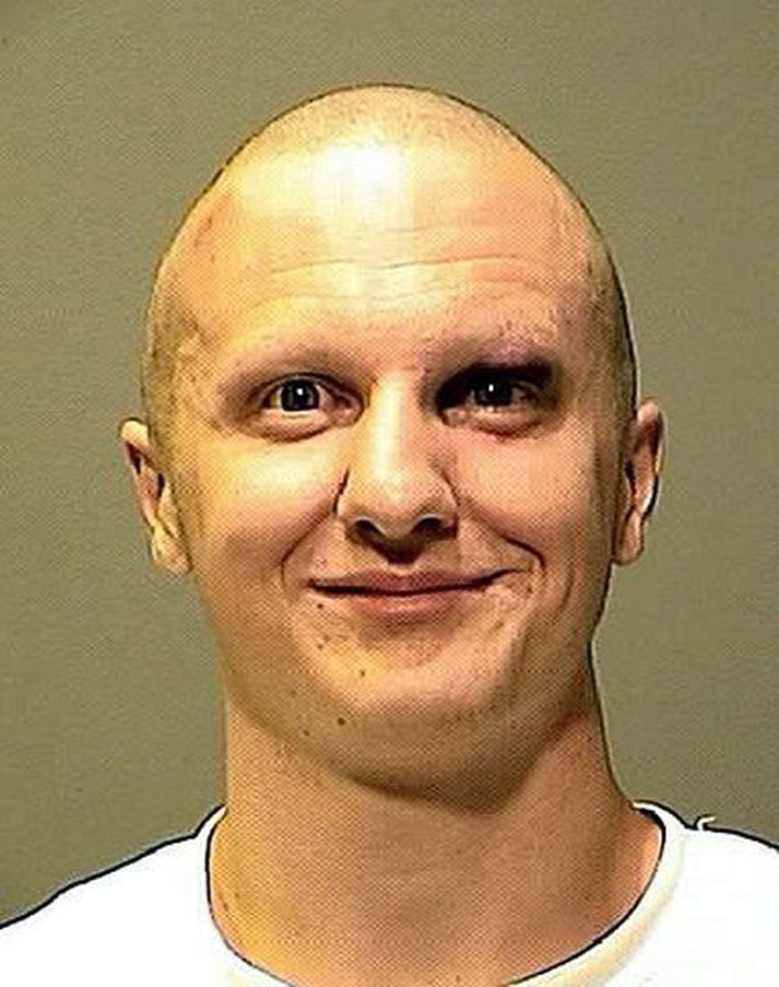 Jared Loughner flúði undan föður sínum og ók yfir á rauðu.fréttablaðið/AP