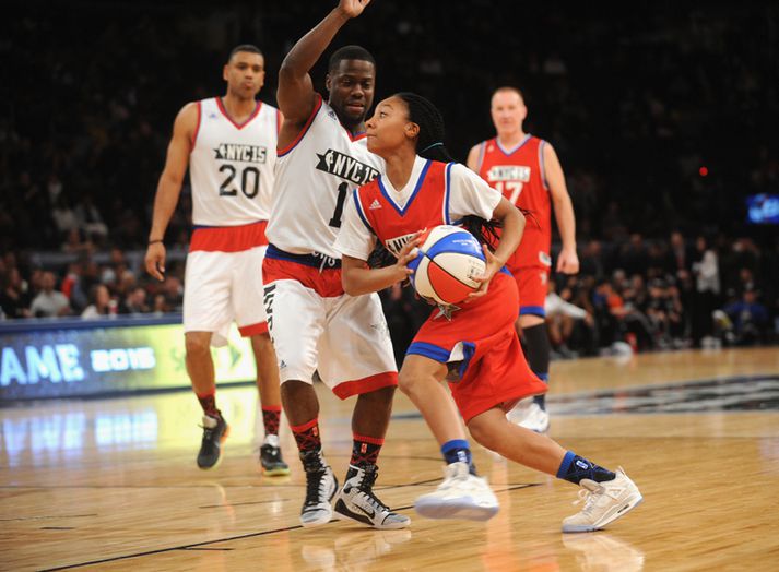 Kevin Hart er hér að missa Mo'ne Davis framhjá sér.