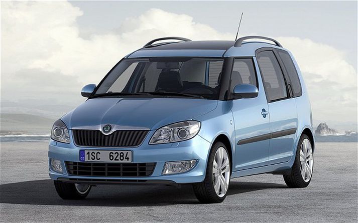 Skoda Roomster er systurbíll Volkswagen Caddy.