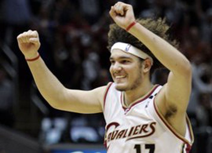 Hinn hárprúði Varejao er lykilmaður í liði Cleveland