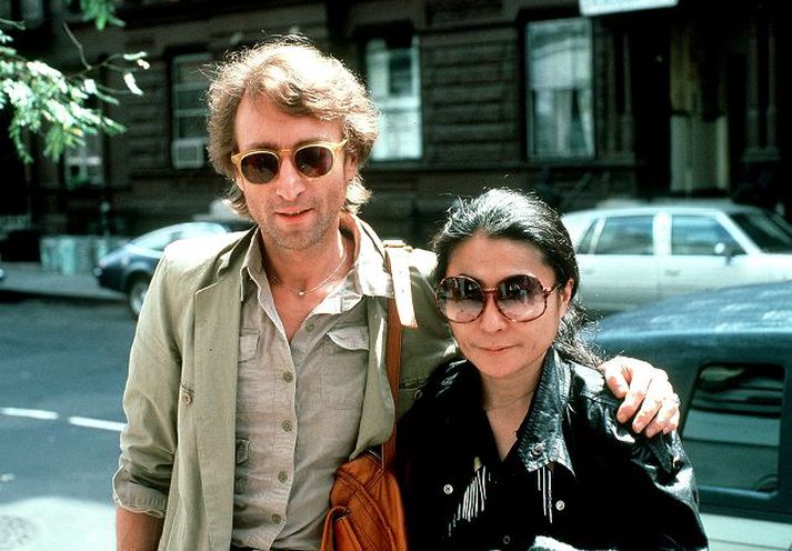 ono og lennon Yoko Ono ásamt John Lennon skömmu áður en hann var myrtur.