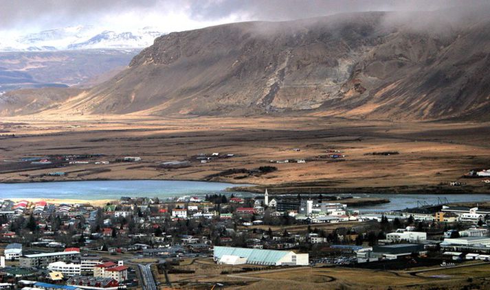 Torfærubíllinn var kyrrstæður og til sýnis þegar hann rann af stað