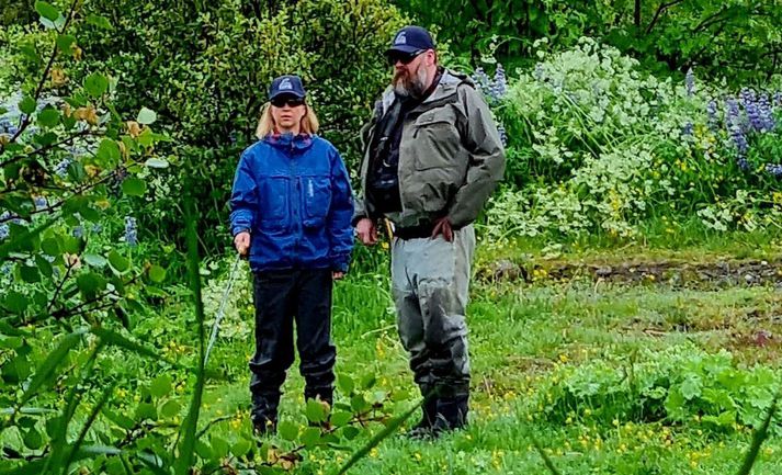 Kamilla tekur fyrstu köstin í Teljarastreng með leiðsögumanninum sínum