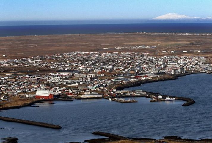 Árásarmennirnir eru sagðir hafa gengið í skrokk á jafnaldra sínum við slippinn í Njarðvík á miðvikudaginn.