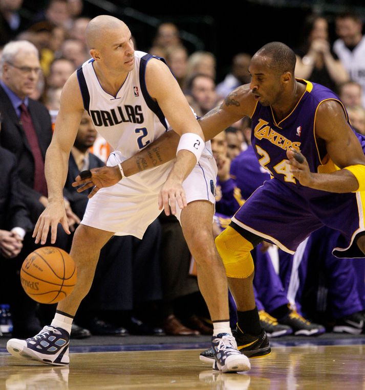 Jason Kidd lék vel með liði Dallas geng Kobe Bryant og meistaraliði Lakers í gær.