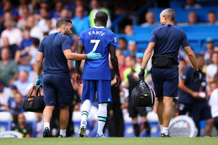 N'Golo Kante meiddist í leik gegn Tottenham fyrir rúmum tveimur mánuðum.