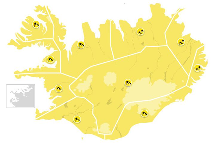 Gular viðvaranir eru alls staðar í gildi á landinu á morgun, þriðjudag, eins og spár standa nú.