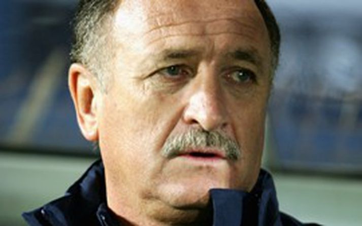 Scolari má ekki ræða við nýja vinnuveitendur fyrr en eftir HM í sumar