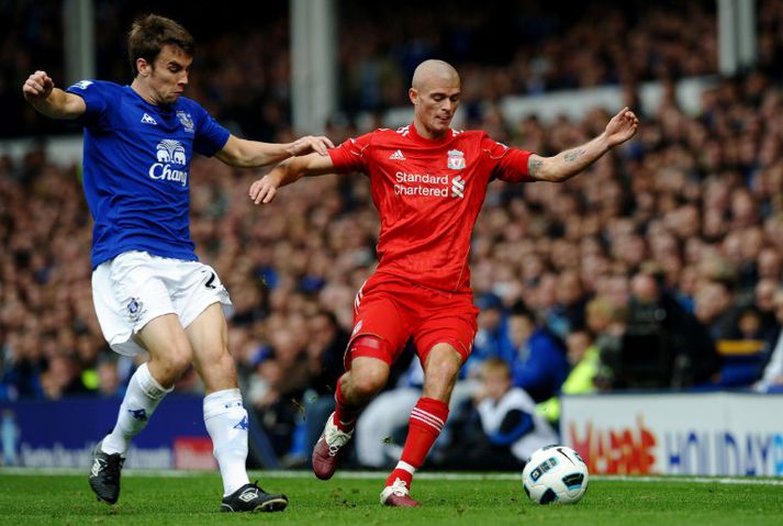 Konchesky í einum af fáum leikjum sínum með Liverpool.