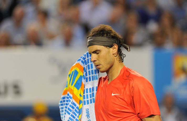 Rafael Nadal lék meiddur í dag.