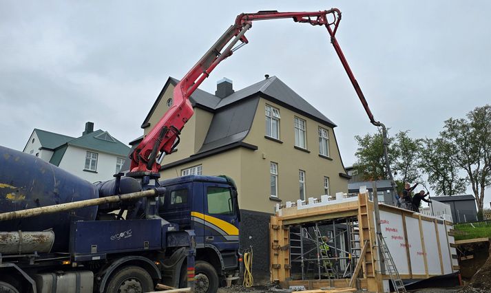 Polynorth kom við sögu þegar þessi bílskúr var reistur á Akureyri.