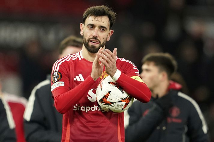 Bruno Fernandes fékk að eiga boltann eftir leik Manchester United og Real Sociedad enda skoraði hann þrennu.