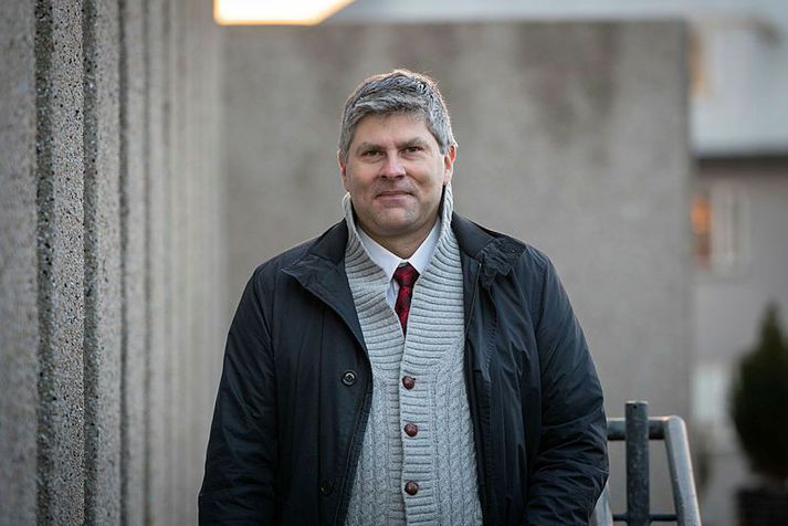 Snorri Jakobsson segir að það hefði ekki verið skynsamlegt að halda áfram með sölu Íslandsbanka á þessu ári.