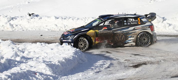 Latvala á snævi þöktum götum í Monte Carlo rallinu um helgina.