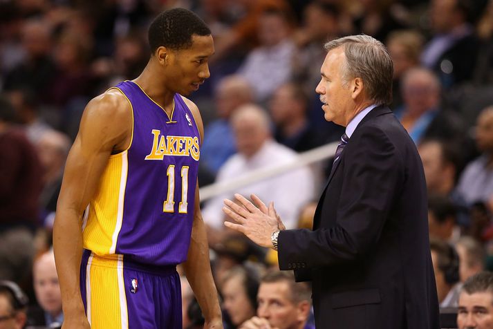 Mike D'Antoni ræðir við Wesley Johnson