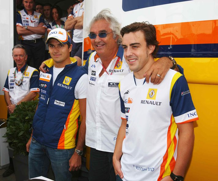 Nelson Piquet sagði Flavio Briatore hafa látið sig svindla sem Fernando Alonso næði betri árangri í Singapúr 2008.