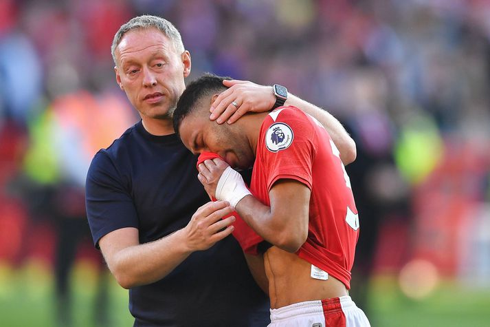 Steve Cooper huggar lærisvein sinn hjá Forest, Renan Lodi.