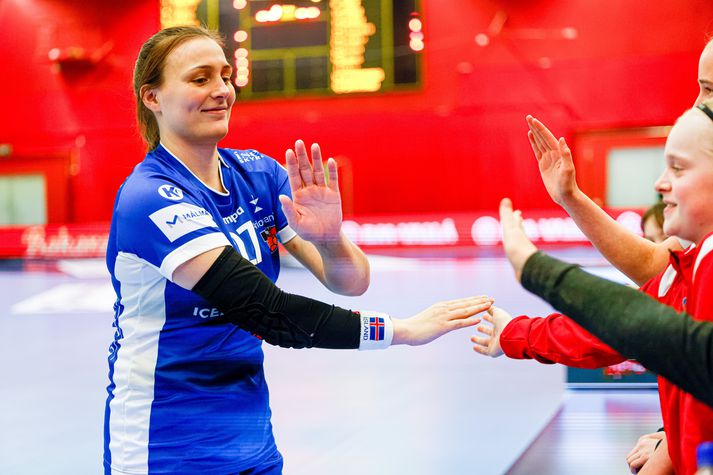 Díana Dögg Magnúsdóttir er í íslenska kvennalandsliðinu í handbolta og var með á Evrópumótinu í desember.