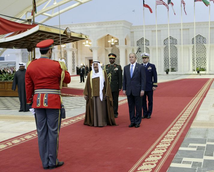 George Bush, forseti Bandaríkjanna kom til Kúveit í dag.