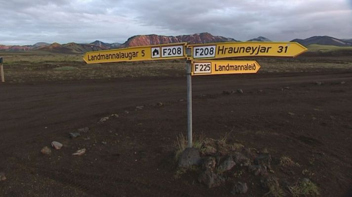 Leitað er í Landmannalaugum.