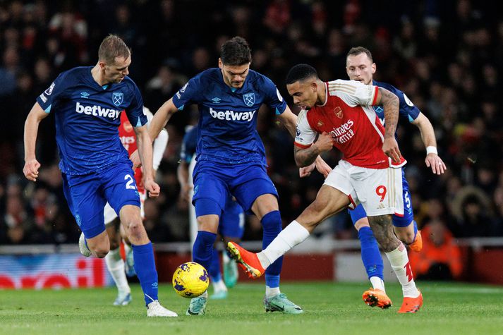 Leikmenn Arsenal fengu ítrekað að komast nálægt marki West Ham en náðu aldrei að koma boltanum í markið.