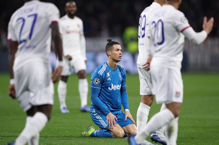 Cristiano Ronaldo vonsvikinn í leiknum gegn Lyon í kvöld.