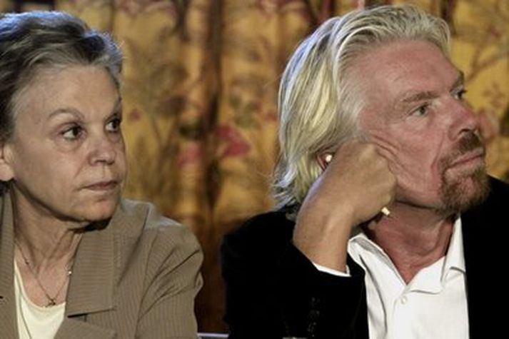 Richard Branson er á meðal þeirra sem starfa í nefndinni.