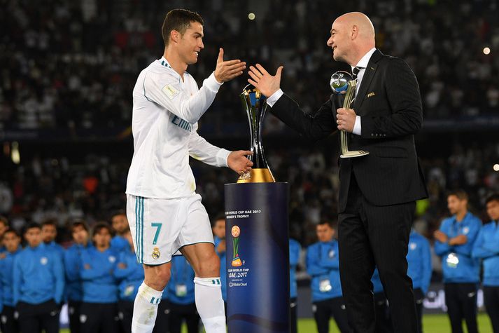 Gianni Infantino og Cristiano Ronaldo.