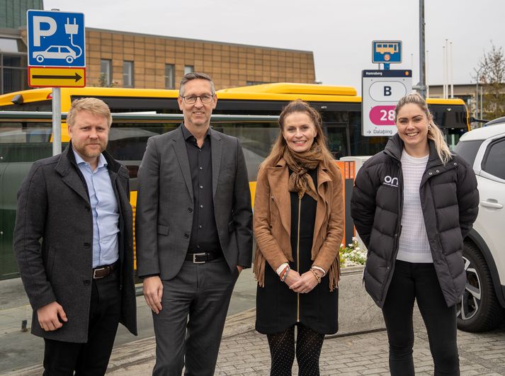 Frá vinstri eru Jakob Sindri Þórsson, sérfræðingur hjá Kópavogsbæ, Árni Hrannar Haraldsson, framkvæmdastjóri ON, Ásdís Kristjánsdóttir bæjarstjóri, Birna Kristjánsdóttir, viðskiptastjóri hjá ON.