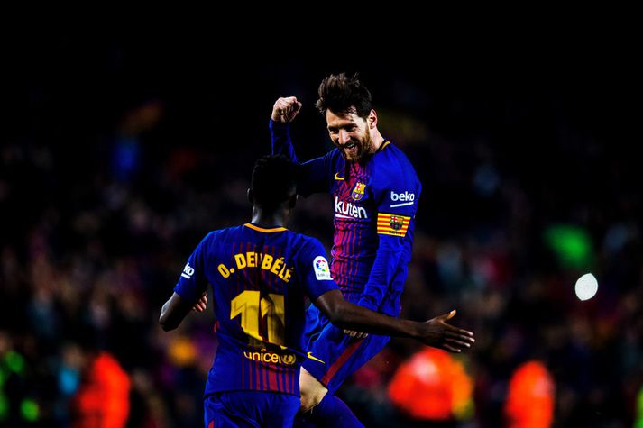 Lionel Messi fagnar marki með Barcelona.