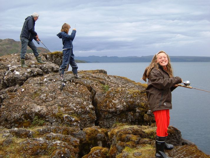 Veiðiparadísin Þingvallavatn er nú umdeild vegna banns á næturveiði.