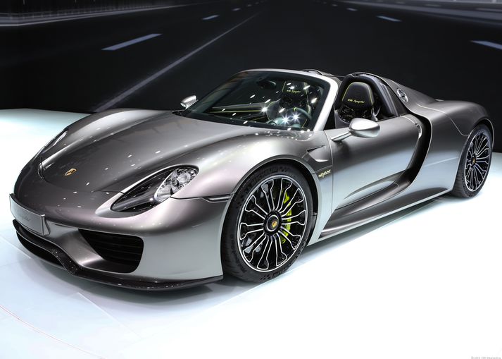 Hrikalega öflugur bíll Porsche 918 Spyder.