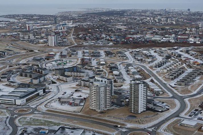 Bæjarstjórn Kópavogs tekur í dag fyrir samþykkt bæjarráðs á að greiða málskostnað þriggja bæjarfulltrúa sem fyrirtækið Frjáls miðlun hefur höfðað meiðyrðamál gegn. Fréttablaðið/Vilhelm