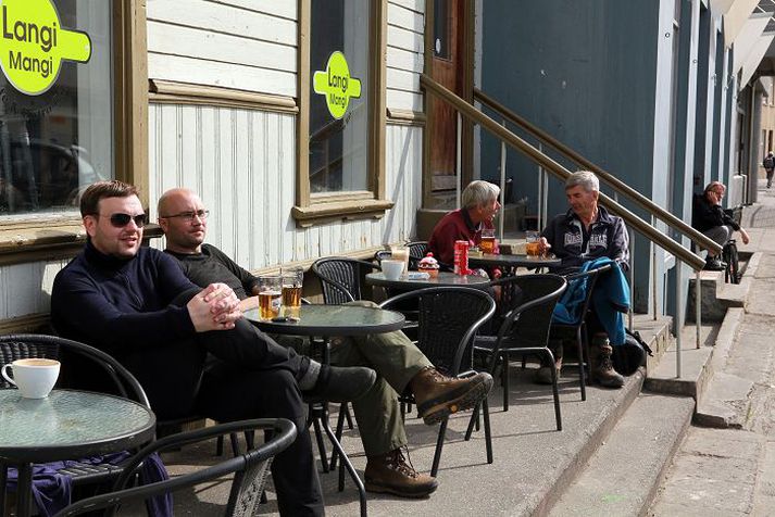 Þegar sólin tók við sér fylgdi mannlífið í kjölfarið.