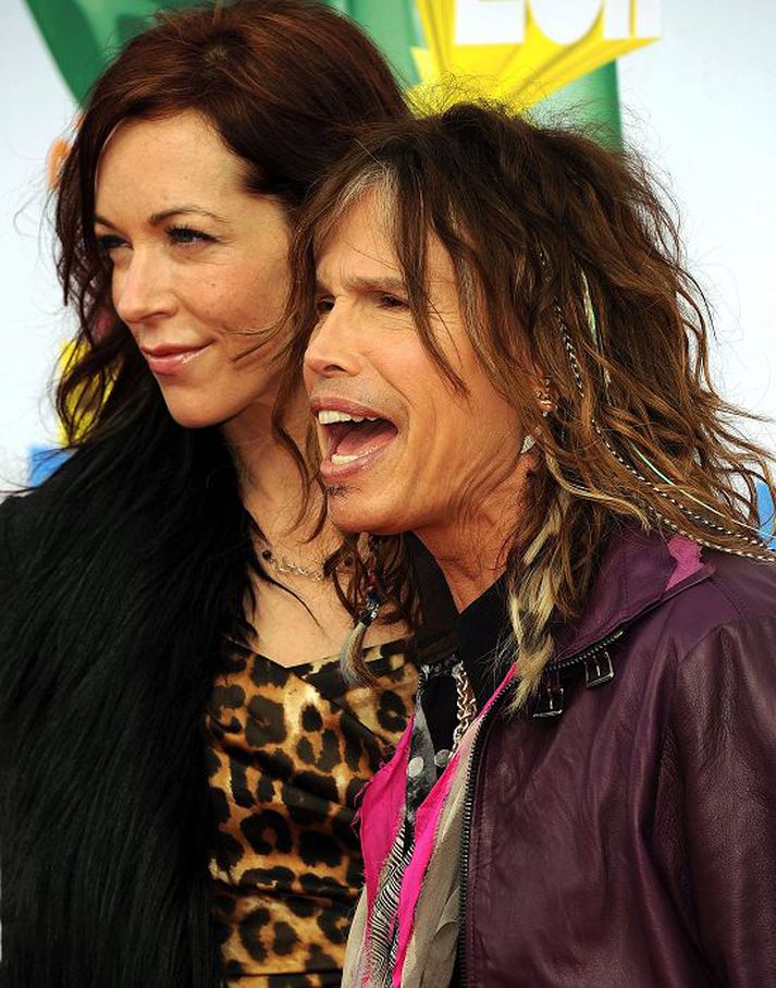 trúlofuð Steven Tyler og unnusta hans Erin Brady. Liv Tyler er ánægð með ráðahaginn.nordicphotos/getty