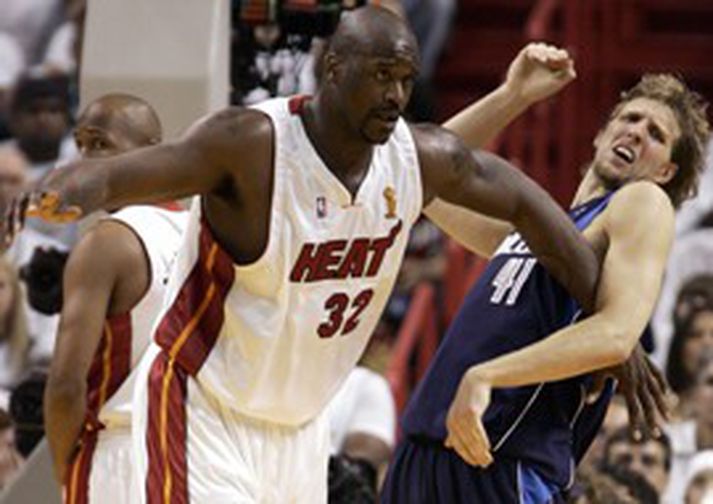 Shaquille O´Neal og félagar í Miami eru aðeins einum sigri frá NBA titlinum