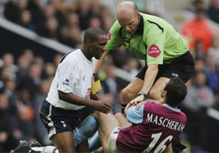 Martin Jol, stjóri Tottenham, segir að Defoe hafi nartað aðeins í mótherja sinn