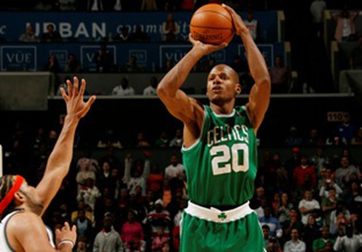 Ray Allen skorar sigurkörfu Boston í nótt