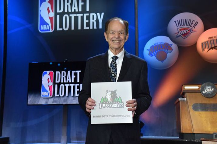 Glen Taylor, eigandi Minnesota, var að vonum ánægður með fyrsta valréttinn.