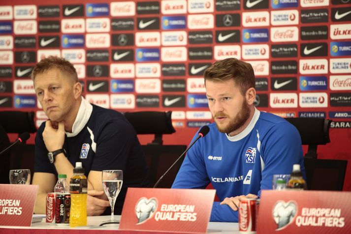 Heimir Hallgrímsson og Aron Einar Gunnarsson.