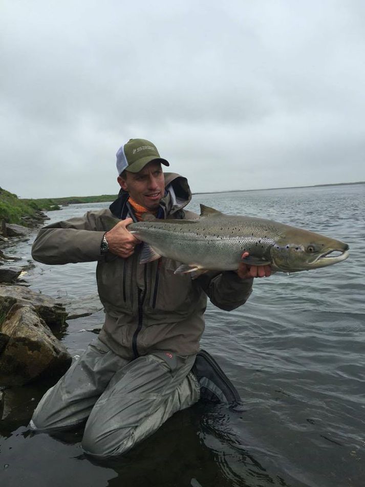 Thomas Eldor með stórlax úr opnun Ytri Rangár.