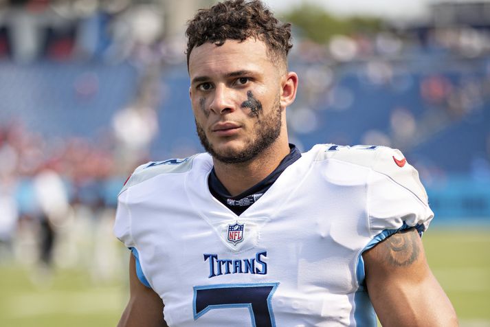 Caleb Farley spilar með liði Tennessee Titans í NFL-deildinni en hann er varnarmaður.