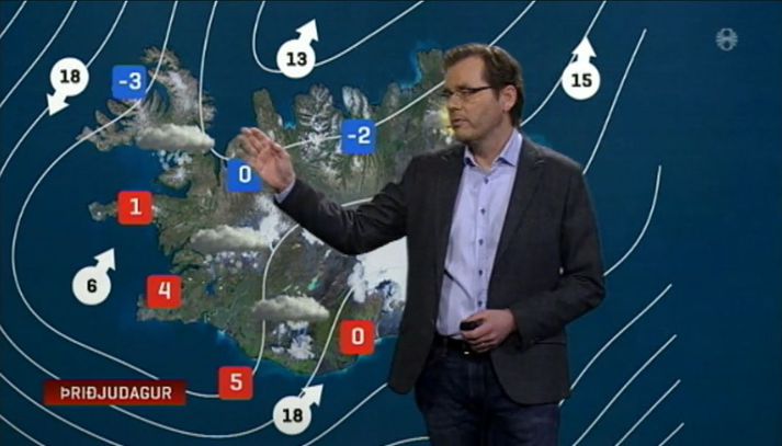 Veðurfréttamaðurinn bætti úr staðsetningu sinni í gærkvöldi og færði sig frá Austfjörðum.