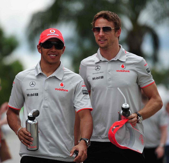 Lewis Hamilton og Jenson Button voru aftarlega á ráslínu í síðustu keppni, en sýndu góða takta í mótinu.