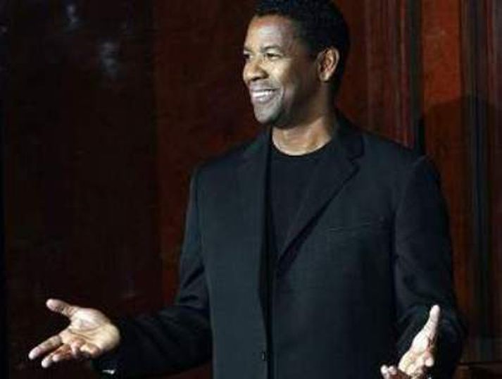 Stórleikari Denzel Washington er skærasta blökkumannastjarnan í kvikmyndaheiminum. Hann var fyrsti blökkumaðurinn í 38 ár til að hljóta Óskarsverðlaun fyrir leik í aðalhlutverki og hefur um árabil verið í fremstu röð kvikmyndaleikara í Hollywood.