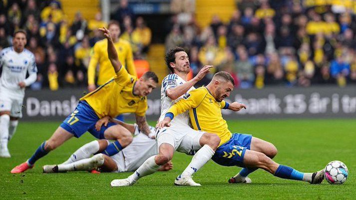 Thomas Delaney, fyrirliði FCK, í baráttunni í leik helgarinnar.