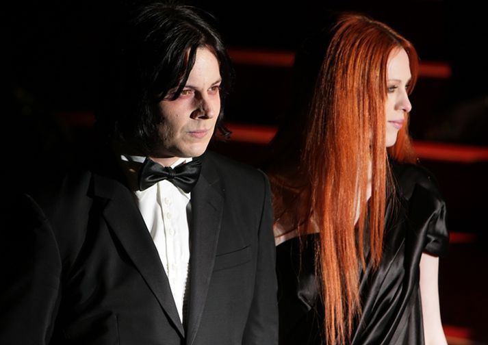 Hjónin Jack White og Karen Elson unnu saman að nýju plötunni. Þau segja hætt við tónleikana „vegna aðstæðna sem við ráðum ekkert við“.