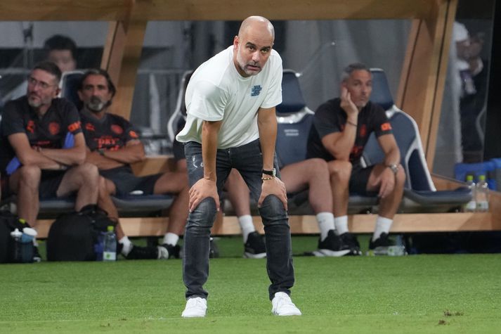 Pep Guardiola á hliðarlínunni hjá Manchester City í æfingaferðinni í Japan.